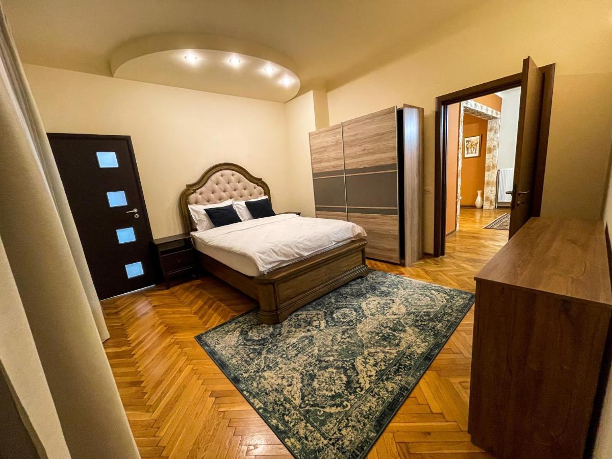 Central Apartment W/ Fire Place - Ground Floor Bucharest Luaran gambar