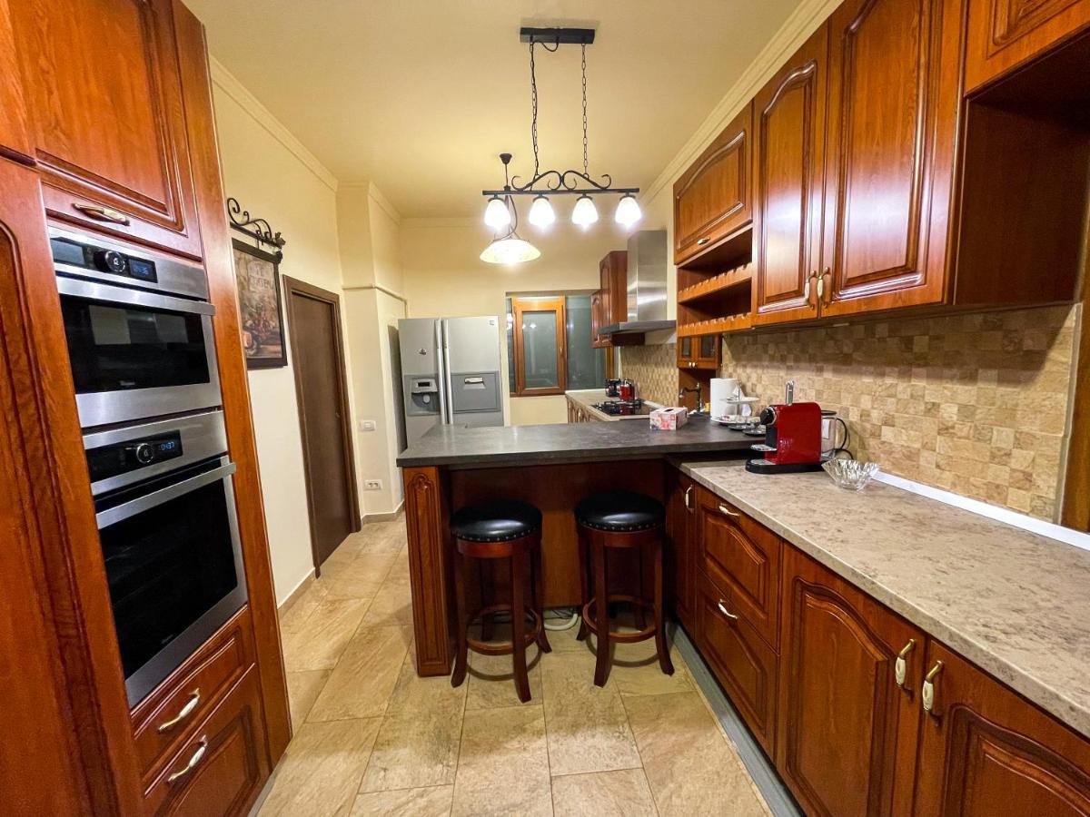 Central Apartment W/ Fire Place - Ground Floor Bucharest Luaran gambar