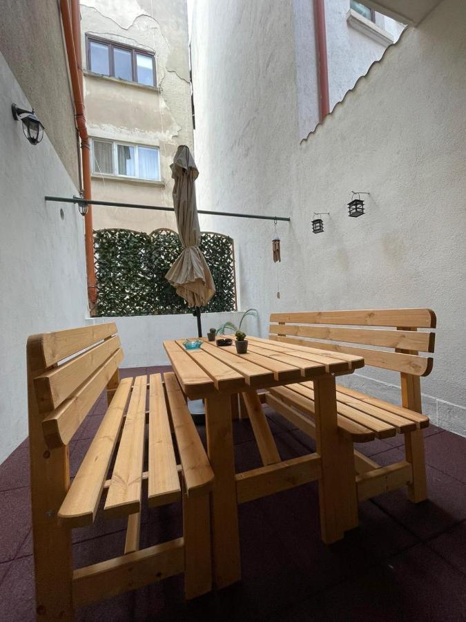 Central Apartment W/ Fire Place - Ground Floor Bucharest Luaran gambar